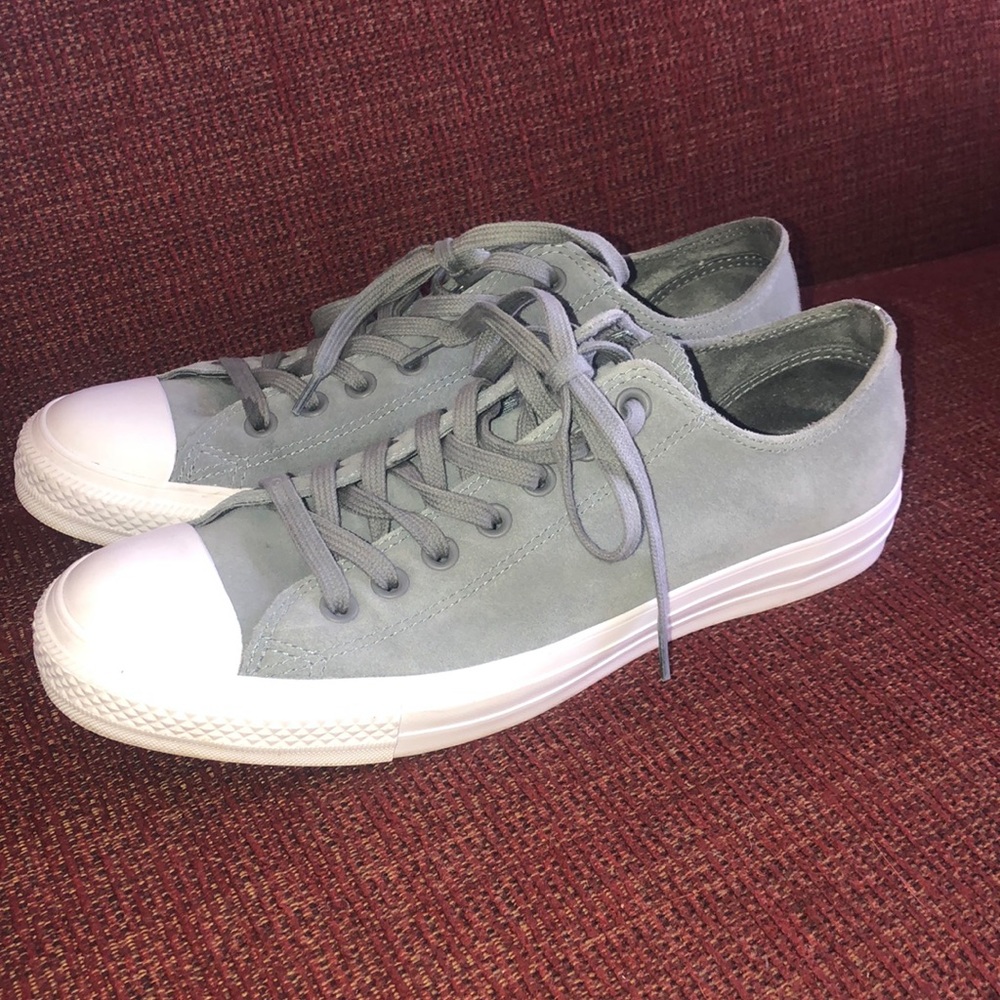 Men’s Converse Size 9.5